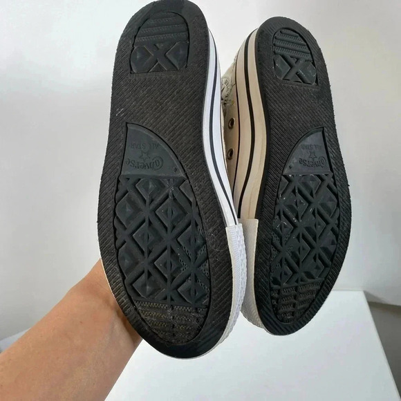 Converse Chuck Taylor All Star Lift Platform Hightops Floral Embroidery - Ivory - Picture 8 of 14